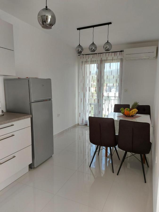 Apartmani I & J Seric Seget Vranjica Dış mekan fotoğraf