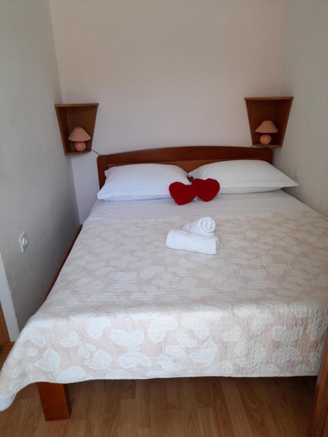 Apartmani I & J Seric Seget Vranjica Dış mekan fotoğraf