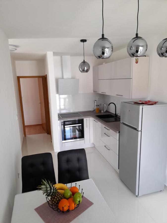 Apartmani I & J Seric Seget Vranjica Dış mekan fotoğraf