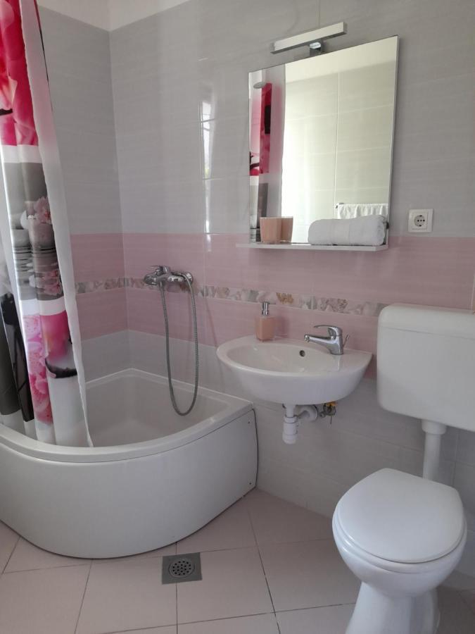 Apartmani I & J Seric Seget Vranjica Dış mekan fotoğraf
