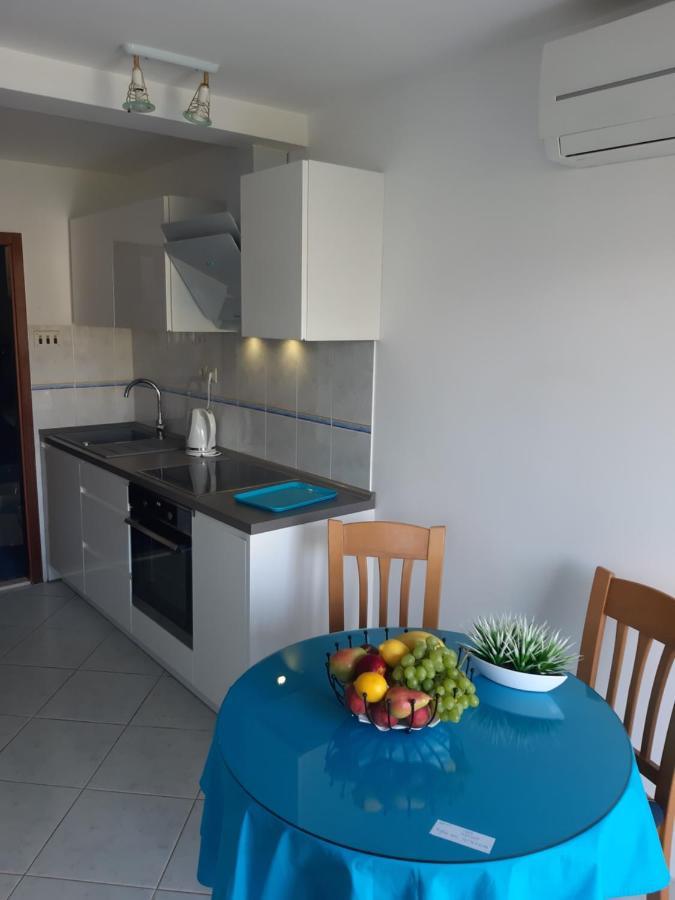Apartmani I & J Seric Seget Vranjica Dış mekan fotoğraf