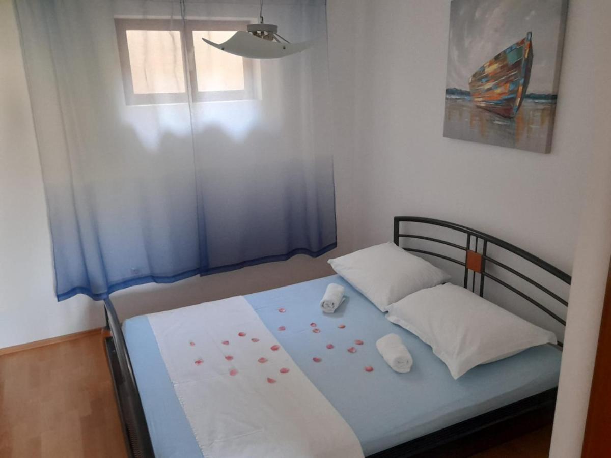Apartmani I & J Seric Seget Vranjica Dış mekan fotoğraf