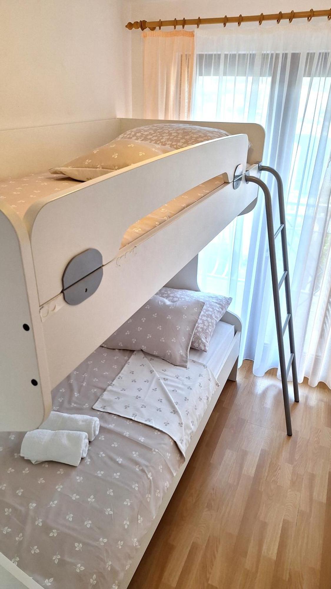 Apartmani I & J Seric Seget Vranjica Dış mekan fotoğraf