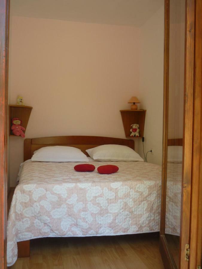 Apartmani I & J Seric Seget Vranjica Dış mekan fotoğraf