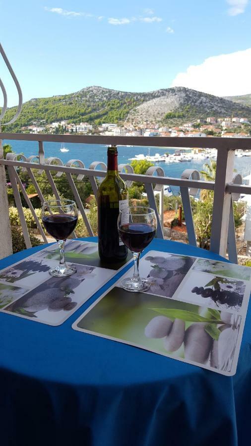 Apartmani I & J Seric Seget Vranjica Dış mekan fotoğraf